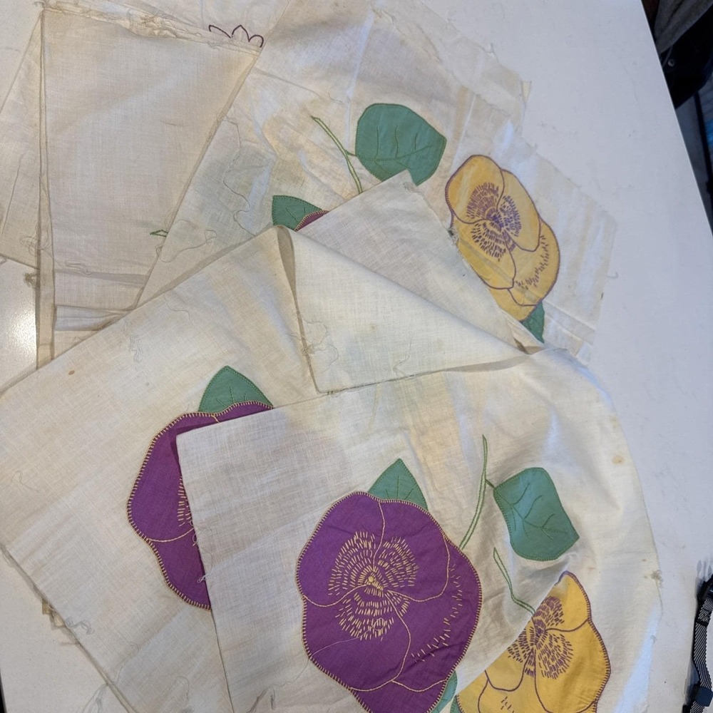 VTG 1930s Pansy Quilt Squares 9 Appliqué 17x17" Grandma‎ Made Embroidery Flowers - Picture 9 of 12